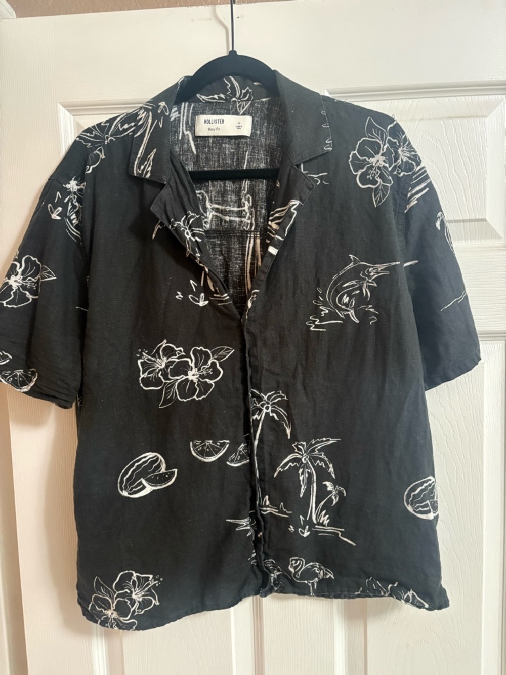 Hollister button down short sleeve collared shirt vacation boxy fit size M black